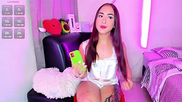 Snapshot of Gothic_slut-without_limit chatting on February 28, 3:04 am Gothic slut-without limit online show from February 28, 3:04 am