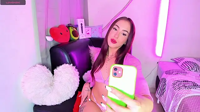 Snapshot of Gothic_slut-without_limit chatting on March 1, 4:47 am Gothic slut-without limit online show from March 1, 4:47 am