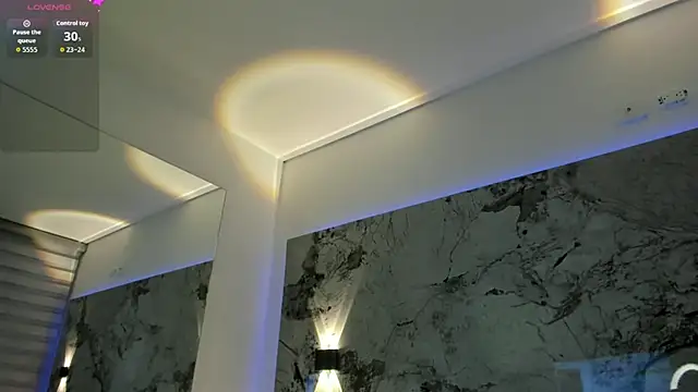 LIZ HOLMES online show from October 10, 10:36 am