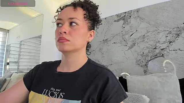 LIZ HOLMES online show from November 11, 11:54 am