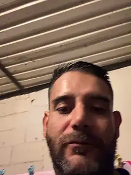 Snapshot of kevinbolena chatting on January 3, 5:39 am kevinbolena online show from January 3, 5:39 am