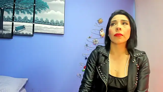 Snapshot of AdelleLennox_cg chatting on December 13, 11:13 am AdelleLennox cg online show from December 13, 11:13 am