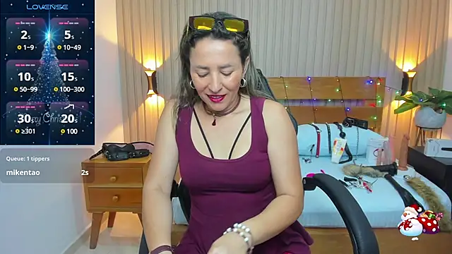 Snapshot of luciana_ballesteros_ chatting on December 26, 12:38 pm luciana ballesteros online show from December 26, 12:38 pm