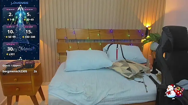 Snapshot of luciana_ballesteros_ chatting on December 30, 6:27 pm luciana ballesteros online show from December 30, 6:27 pm