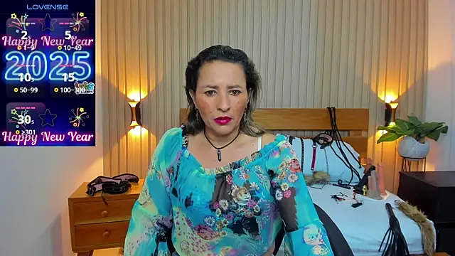 Snapshot of luciana_ballesteros_ chatting on January 7, 12:31 pm luciana ballesteros online show from January 7, 12:31 pm