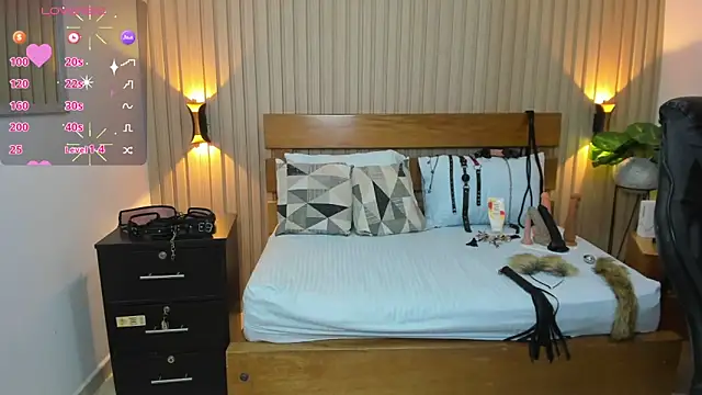 Snapshot of luciana_ballesteros_ chatting on February 13, 12:21 pm luciana ballesteros online show from February 13, 12:21 pm