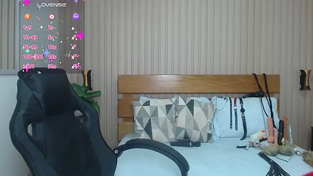 Snapshot of luciana_ballesteros_ chatting on March 13, 12:46 pm luciana ballesteros online show from March 13, 12:46 pm