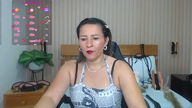 Snapshot of luciana_ballesteros_ chatting on March 15, 12:02 pm luciana ballesteros online show from March 15, 12:02 pm