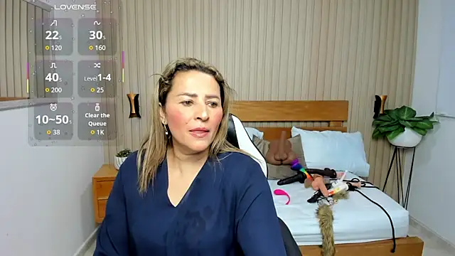 Snapshot of luciana_ballesteros_ chatting on May 26, 12:01 pm luciana ballesteros online show from May 26, 12:01 pm