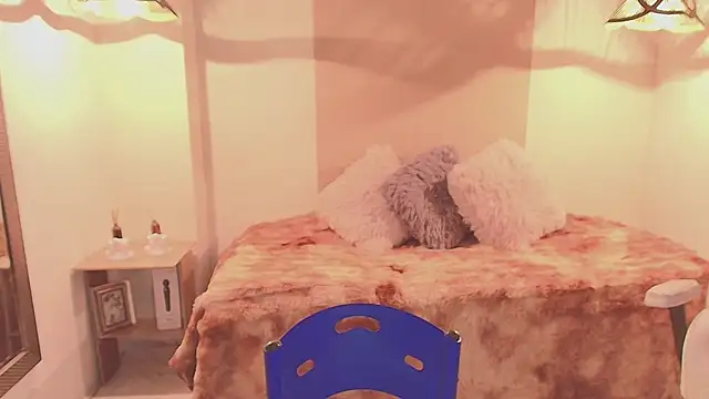 RamonaSimons online show from March 17, 7:58 pm