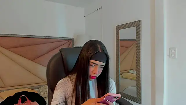 FaloonRoussel online show from March 16, 5:50 pm