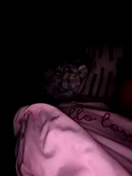 Snapshot of poussychats chatting on December 10, 12:17 am poussychats online show from December 10, 12:17 am