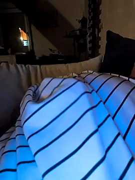 Snapshot of poussychats chatting on October 29, 8:43 pm poussychats online show from October 29, 8:43 pm