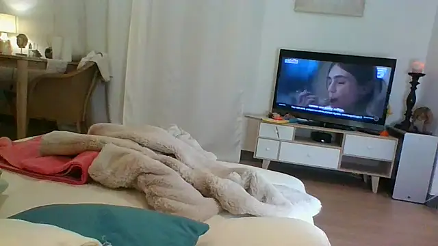 Snapshot of lyajoliee chatting on January 4, 8:27 pm lyajoliee online show from January 4, 8:27 pm