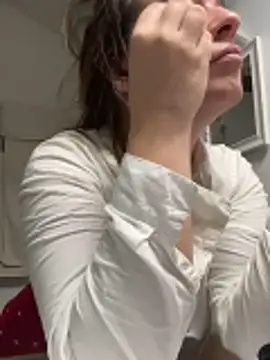 lyajoliee online show from March 14, 8:42 am