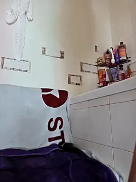 EmySkinny85 online show from March 19, 4:44 pm