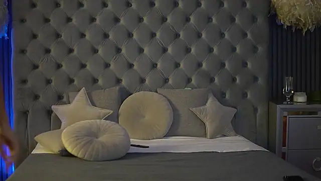 AmelyNoir online show from September 23, 6:55 pm