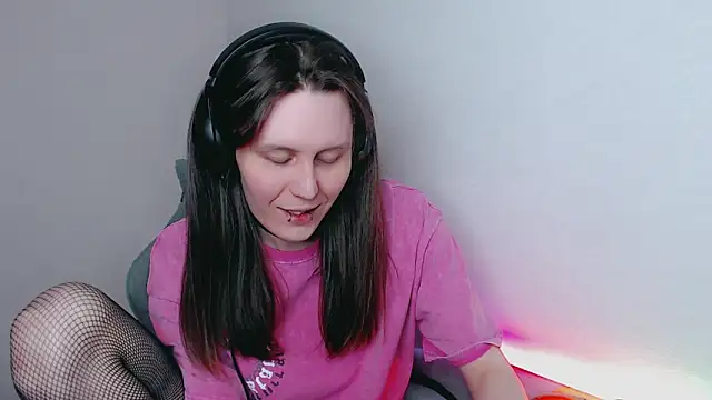 tracy cooper online show from January 11, 12:01 am