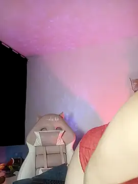 lovely kitt online show from November 4, 2:21 am