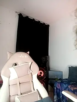 lovely kitt online show from November 8, 12:33 am