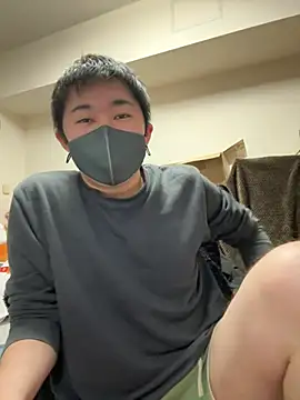 Snapshot of kentyken chatting on April 22, 1:45 pm kentyken online show from April 22, 1:45 pm