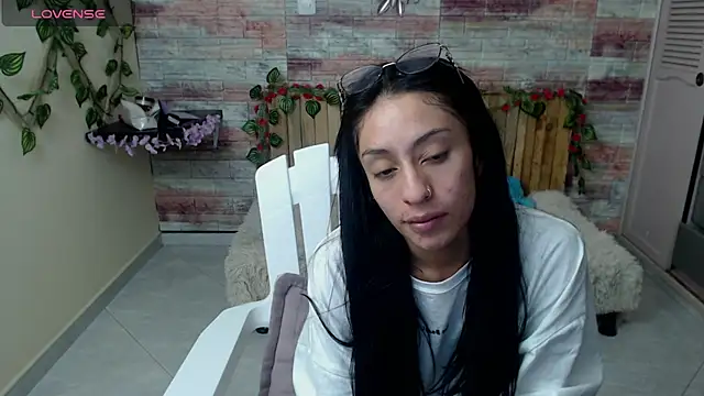 Snapshot of Lucy_joi chatting on January 3, 7:27 am Lucy joi online show from January 3, 7:27 am
