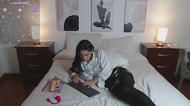 Snapshot of Lucy_joi chatting on February 21, 6:07 am Lucy joi online show from February 21, 6:07 am