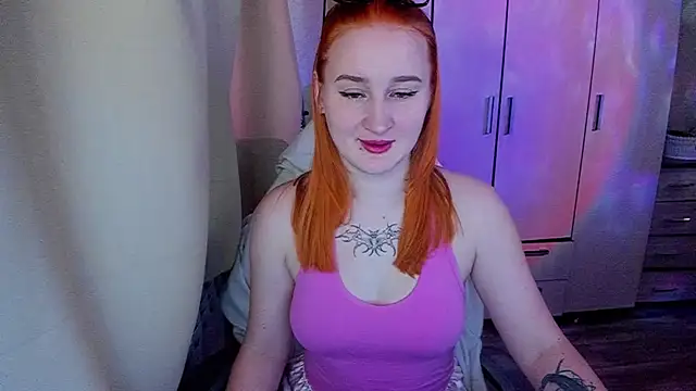 Snapshot of KeiraNight chatting on April 29, 4:49 am KeiraNight online show from April 29, 4:49 am