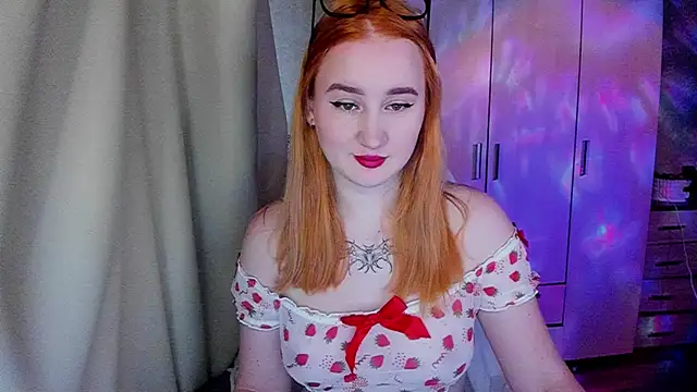 Snapshot of KeiraNight chatting on May 3, 1:33 am KeiraNight online show from May 3, 1:33 am