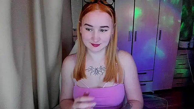Snapshot of KeiraNight chatting on May 8, 12:16 am KeiraNight online show from May 8, 12:16 am