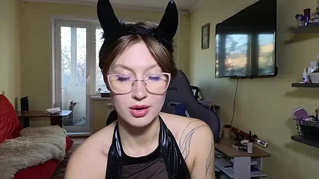 MalvinaBlum online show from October 25, 1:46 am