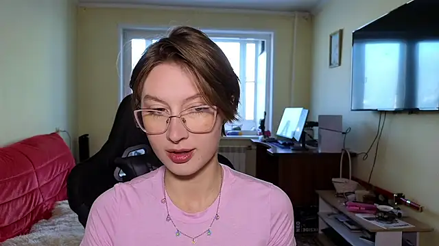 MalvinaBlum online show from December 1, 4:06 am