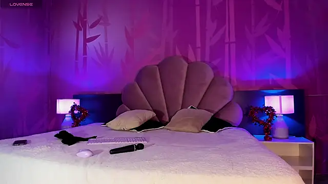 Snapshot of sabrinamilani chatting on February 14, 3:11 am sabrinamilani online show from February 14, 3:11 am