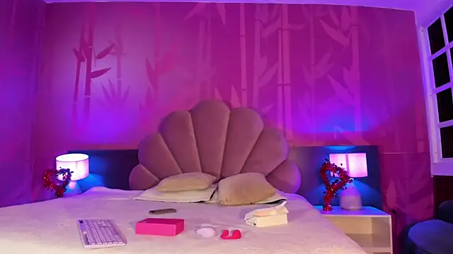 Snapshot of sabrinamilani chatting on February 18, 3:42 am sabrinamilani online show from February 18, 3:42 am