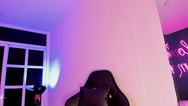 Snapshot of sabrinamilani chatting on February 25, 6:47 am sabrinamilani online show from February 25, 6:47 am