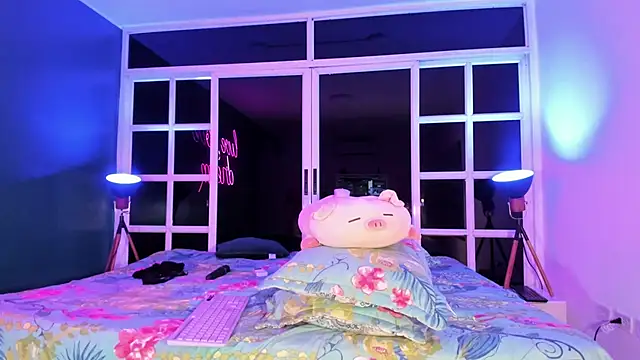 Snapshot of sabrinamilani chatting on February 28, 6:32 am sabrinamilani online show from February 28, 6:32 am