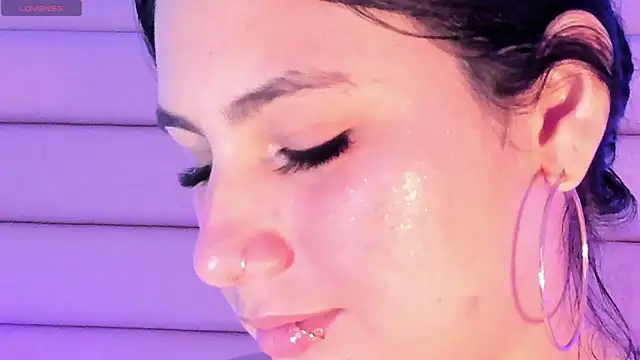 Snapshot of sabrinamilani chatting on March 8, 6:21 am sabrinamilani online show from March 8, 6:21 am