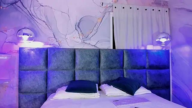 Snapshot of sabrinamilani chatting on September 13, 3:17 am sabrinamilani online show from September 13, 3:17 am