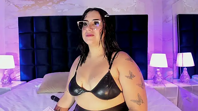 Snapshot of sabrinamilani chatting on September 30, 3:55 am sabrinamilani online show from September 30, 3:55 am