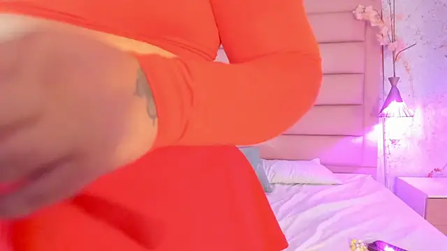 Snapshot of sabrinamilani chatting on December 16, 3:11 am sabrinamilani online show from December 16, 3:11 am