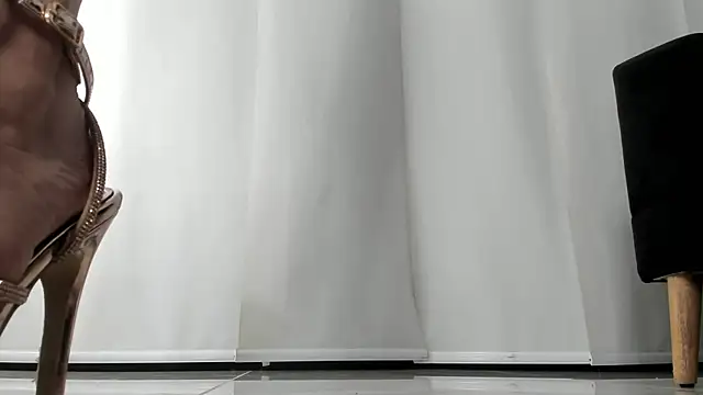 Snapshot of angelturned001 chatting on December 10, 11:30 pm angelturned001 online show from December 10, 11:30 pm