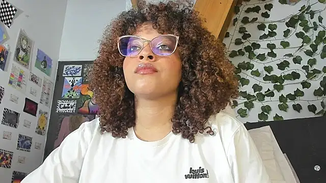 Snapshot of Ada_gales_ chatting on December 19, 12:45 am Ada gales online show from December 19, 12:45 am