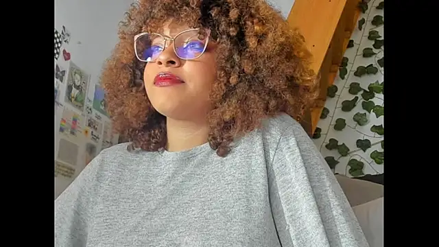 Snapshot of Ada_gales_ chatting on February 27, 11:37 pm Ada gales online show from February 27, 11:37 pm