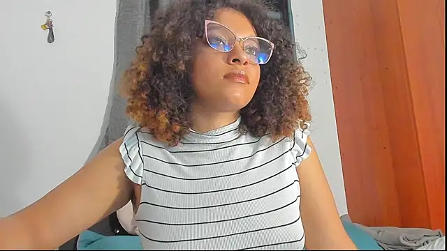 Snapshot of Ada_gales_ chatting on November 4, 2:43 am Ada gales online show from November 4, 2:43 am