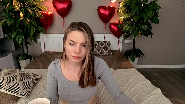 IceDanielles online show from February 16, 3:38 pm