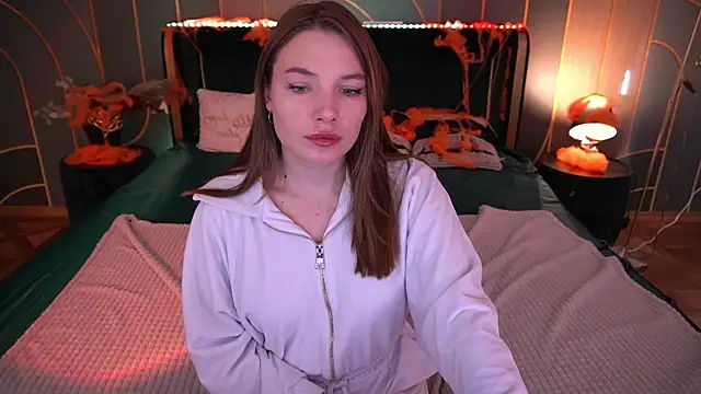 IceDanielles online show from October 25, 12:34 pm