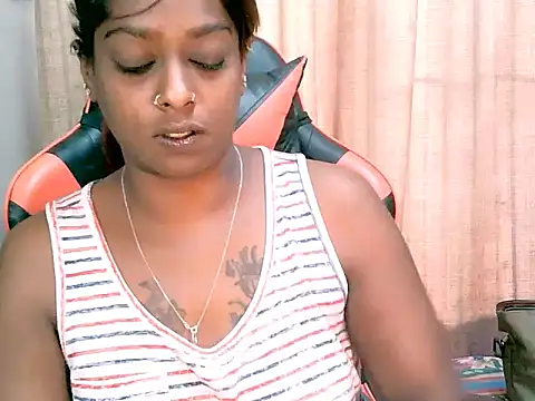 Snapshot of Harl3ysugar4u chatting on February 27, 5:02 am Harl3ysugar4u online show from February 27, 5:02 am