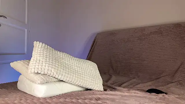 itsmaxxbaby  online show from February 7, 6:50 am