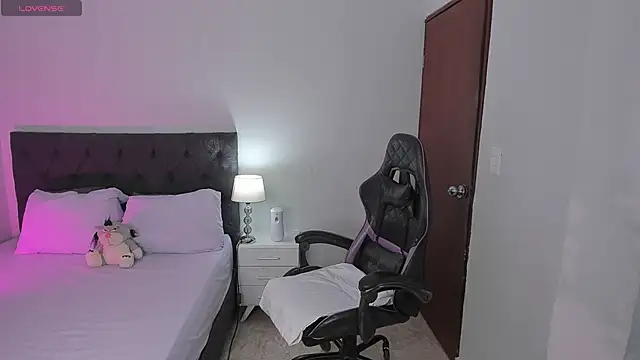 evelyn 23 online show from October 21, 2:29 pm