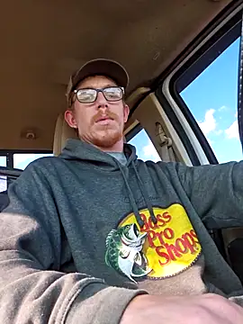 Snapshot of REDHAMMER_ chatting on October 30, 8:20 pm REDHAMMER online show from October 30, 8:20 pm